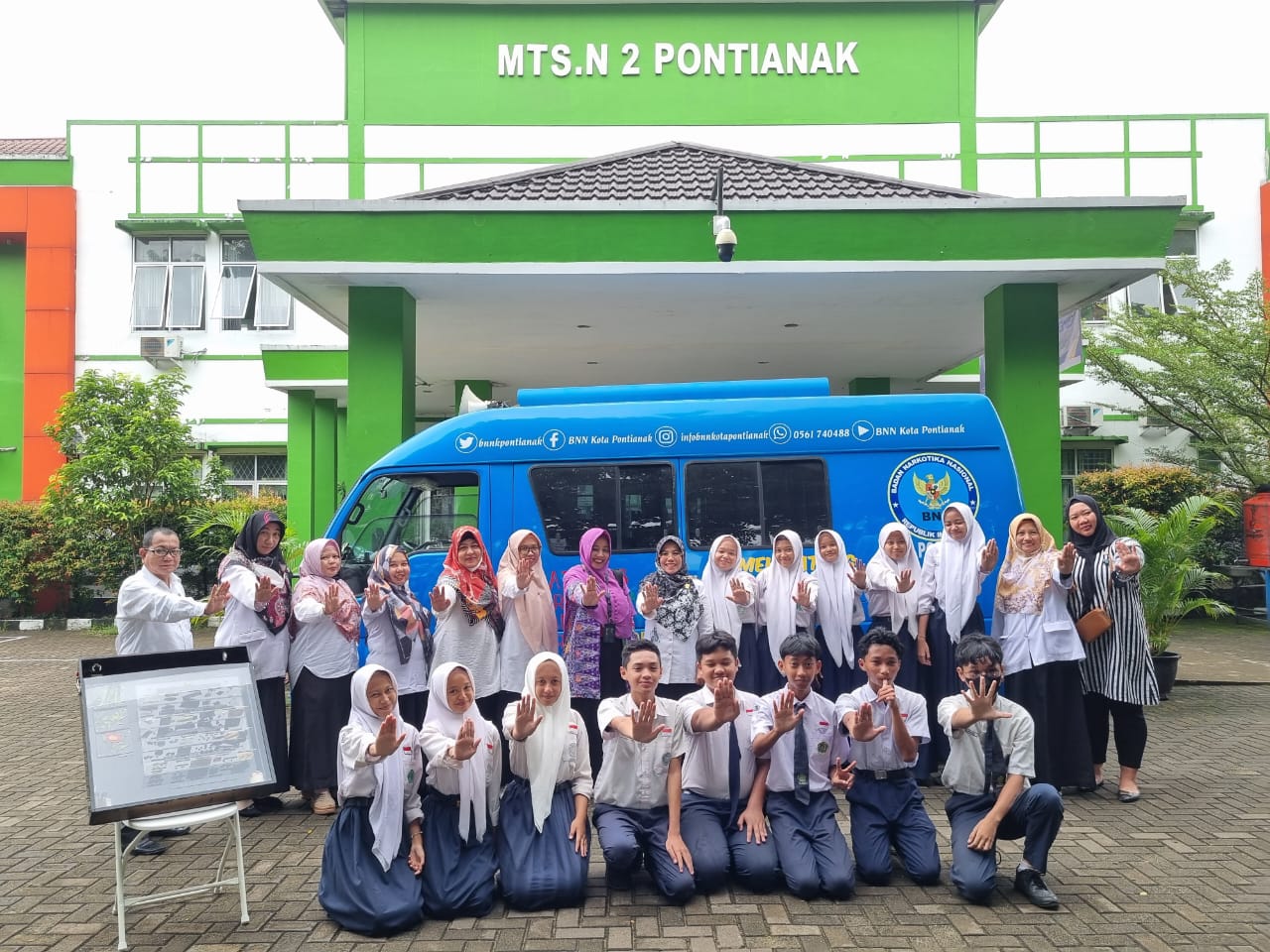 BNN Kota Pontianak Kunjungi MTs.N 2 Pontianak