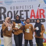 Dua Siswa MTs. Negeri 2 Pontianak Berlaga di KRAN (Kompetisi Roket Air Nasional) 2024 di Jakarta