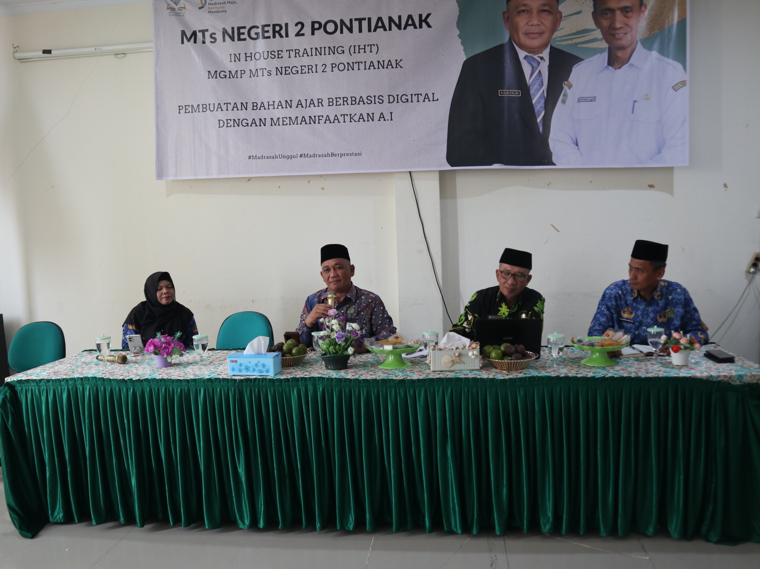 Perkuat Kualitas Pengajaran MTs.N 2 Pontianak Adakan In House Training Untuk Guru