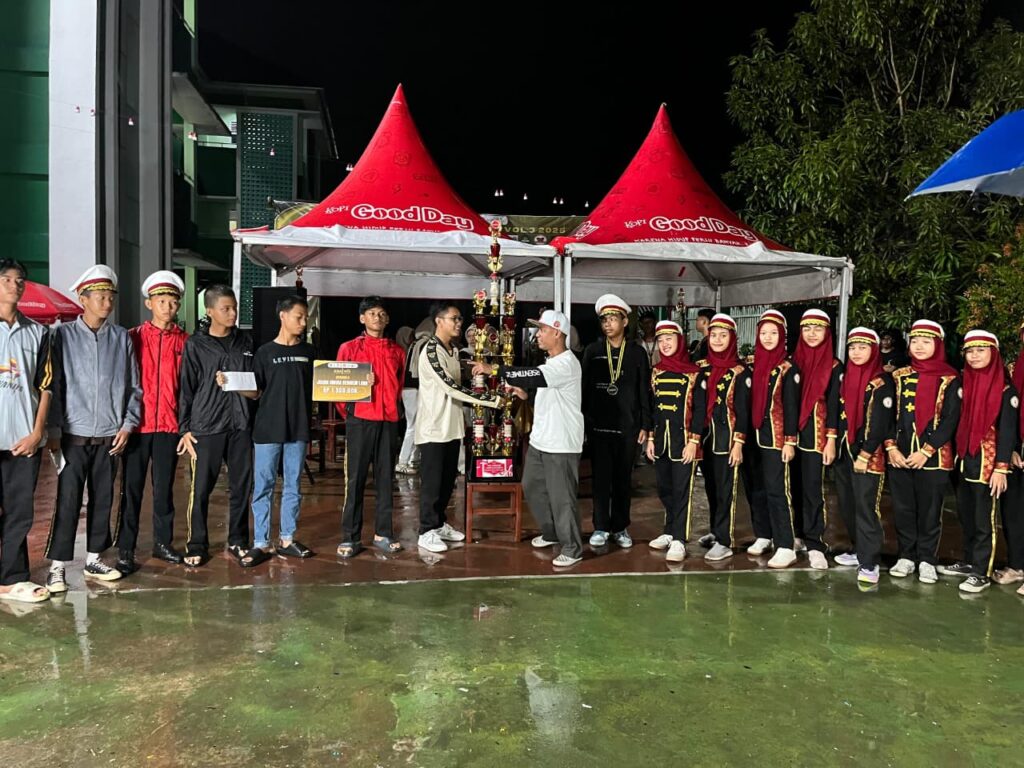 Juara Umum Di Lomba Bergengsi Paskibra MTs Negeri 2 Pontianak Borong Penghargaan 2 1024x768