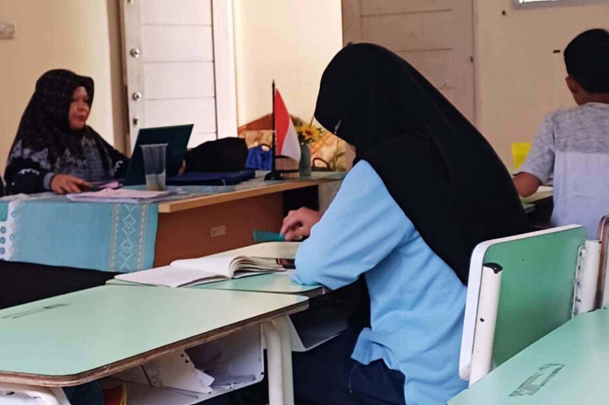 Raih Prestasi Di OMI 2025 MTs Negeri 2 Pontianak Latih Enam Tim Dalam Bimbingan Proposal Riset 2