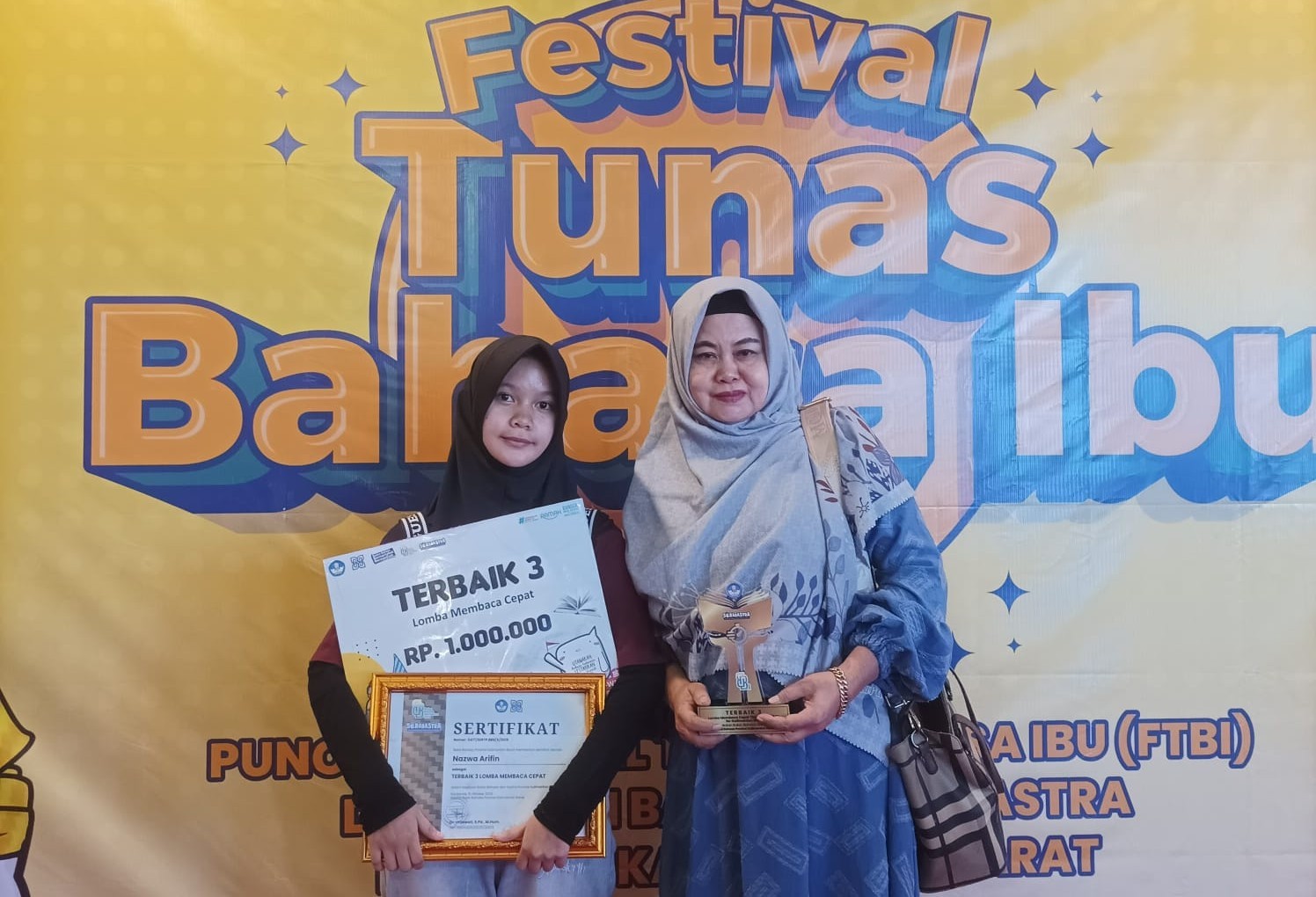 Prestasi Gemilang: Nazwa Arifin Raih Juara 3 Lomba Membaca Cepat Balai Bahasa Provinsi Kalimantan Barat Prestasi Gemilang Nazwa Arifin Raih Juara 3 Lomba Membaca Cepat Balai Bahasa Provinsi Kalimantan Barat 2