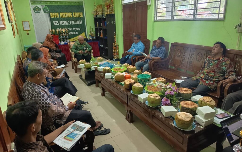 MTsN 2 Pontianak dan Kemenag Kota Pontianak Gelar Rapat Persiapan HAB ke-80 WhatsApp Image 2025 12 12 At 17.04.25 1024x643