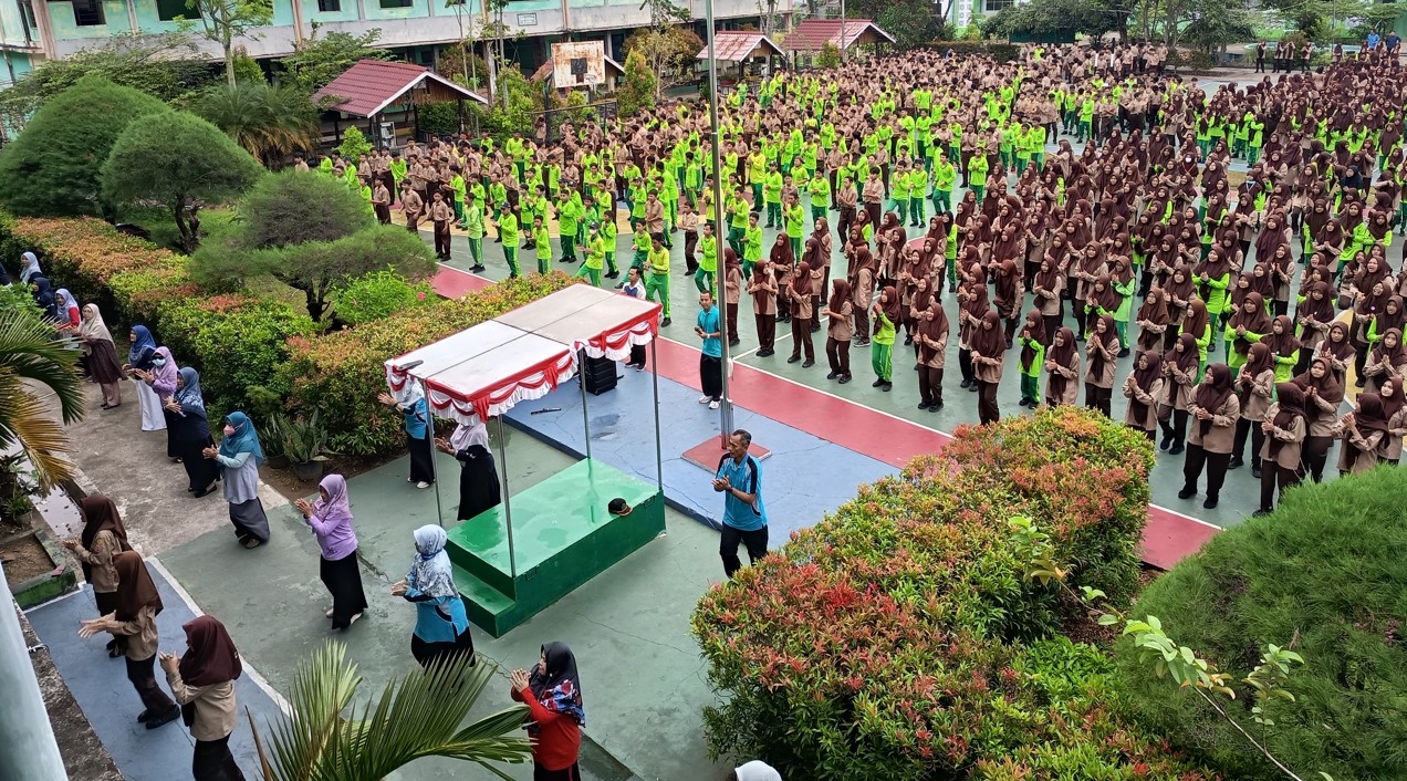 Semangat Sehat, Semangat Bersama: MTs.N 2 Pontianak Gelar Senam Jumat Pagi screenshot 2026 02 15 212507