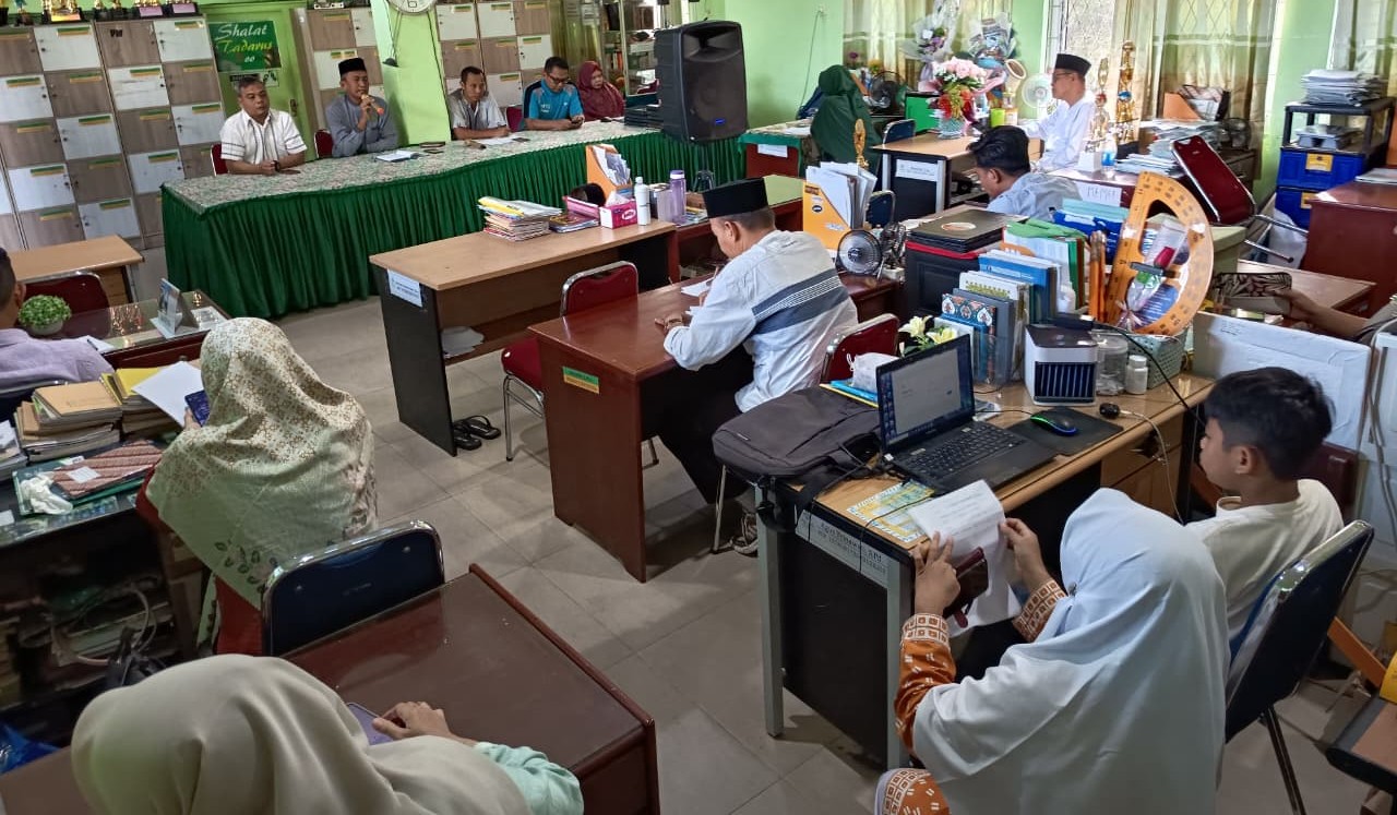 Sukseskan TKA dan Pembelajaran Ramadhan, MTs Negeri 2 Pontianak Gelar Rapat Persiapan Khusus whatsapp image 2026 02 20 at 15.25.46