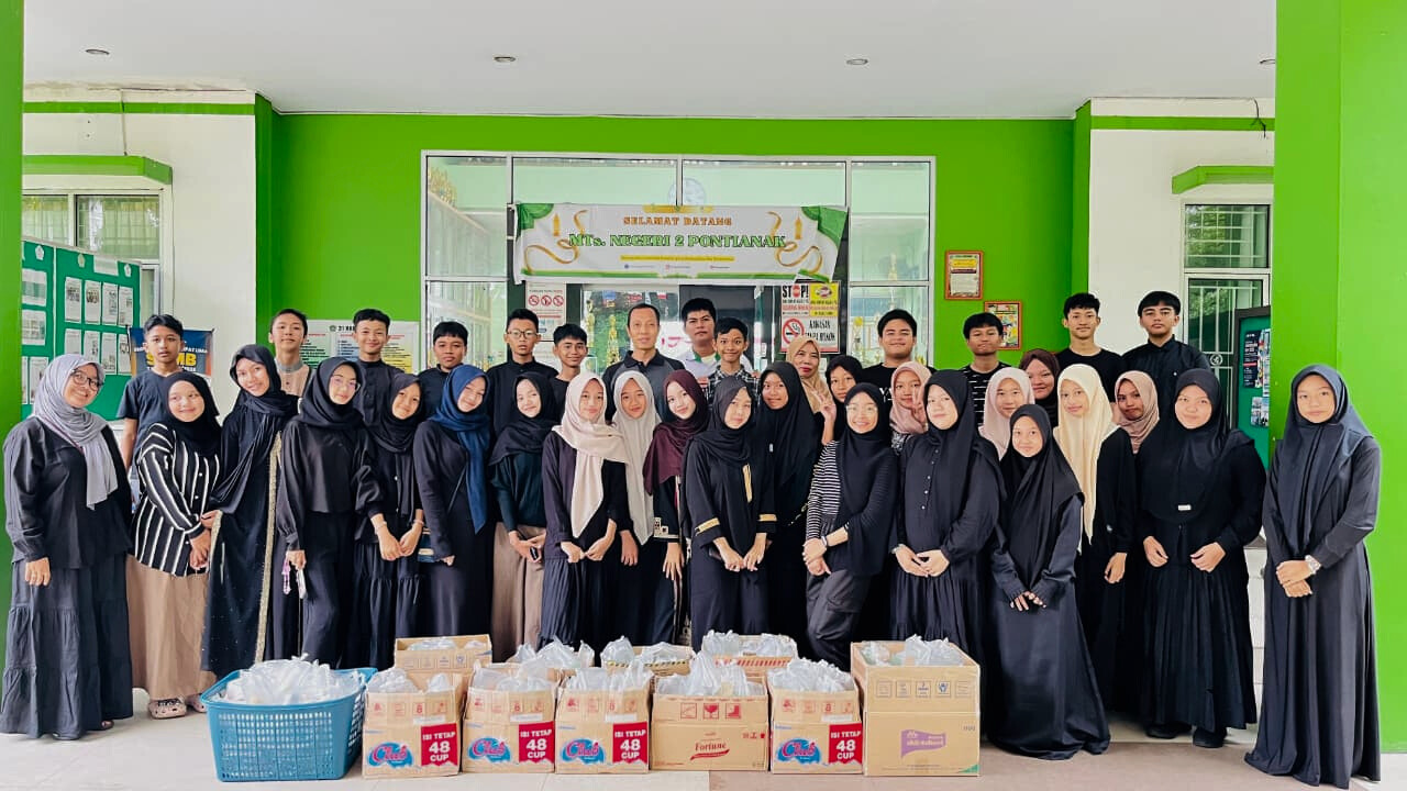 OSIM Swanda MTs. Negeri 2 Pontianak Gelar Kegiatan Berbagi Takjil, Tingkatkan Kepedulian Sosial di Bulan Ramadhan 6b2d8bc8 39d7 486a 8cd6 2fa9e8533ac0 diedit
